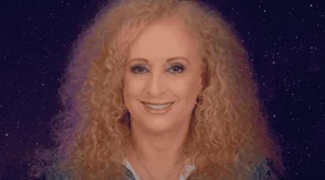 De acuerdo con Mizada Mohamed, la energía de la Luna llena en Libra marca un fin de semana especialmente poderoso para varios signos del zodiaco, activando temas de abundancia, acuerdos, éxito, oportunidades y cierres de ciclos con resultados positivos. ESPECIAL