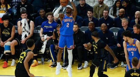 La Conferencia Oeste de la NBA ha estado controlada desde el inicio de la campaña por el Thunder de Oklahoma, los actuales campeones de la liga y que solo han perdido siete partidos de 38 disputados hasta el momento. EFE / ARCHIVO