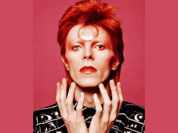 Su reinvención constante, sus alter egos y su moda y estilo lo convirtieron en una figura muy icónica. FACEBOOK/David Bowie