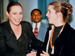 Alina Fernández y su hija Alina María, de 19 años, hija y nieta del líder cubano Fidel Castro. AFP