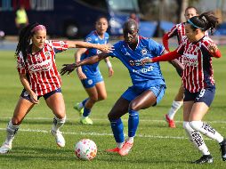 Las dos escuadras, que venían de ganar sus respectivas presentaciones en el año, tuvieron un duelo trabado y físico. IMAGO7.