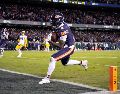 DJ Moore atrapa un pase de touchdown durante la segunda mitad del juego de playoffs entre los Bears de Chicago y los Packers de Green Bay. AP N/Huh