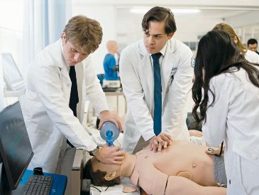 UNIVERSIDAD CUAUHTÉMOC GUADALAJARA. Se consolida como una de las instituciones cuyos estudiantes practican con tecnología de última generación.