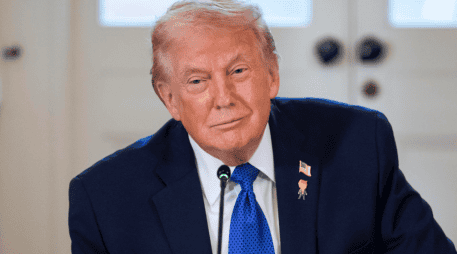 La advertencia de Trump llega después de que el canciller de Irán, Abás Araqchi, contactó al enviado especial de Donald Trump para Medio Oriente y Ucrania, Steve Witkoff, este pasado fin de semana con la aparente intención de rebajar la tensión con Washington.
 EFE/B. CASH