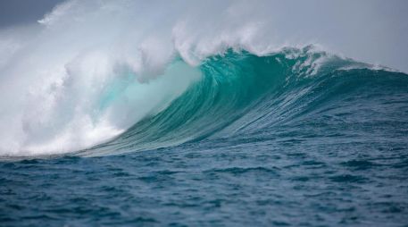 Fuentes del Ministerio de Seguridad de la provincia de Buenos Aires confirmaron que una persona falleció tras ser impactada por la ola en la playa de Santa Clara del Mar. Pixabay