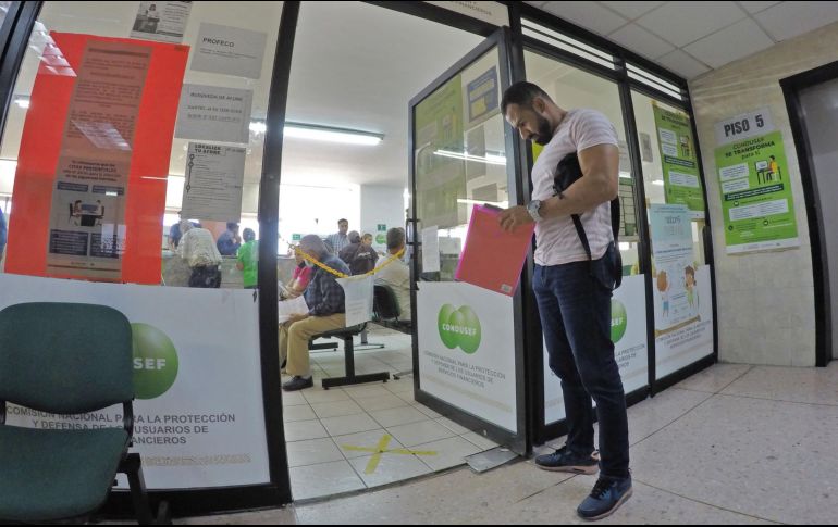 De acuerdo con cifras del Banco de México, hasta noviembre pasado la cartera vencida por créditos no pagados sumó 55 mil 972 millones de pesos. EL INFORMADOR/Archivo