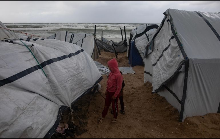 El portavoz de Unicef también criticó la decisión de Israel de restringir el acceso a Gaza a 37 organizaciones humanitarias. EFE/H. IMAD