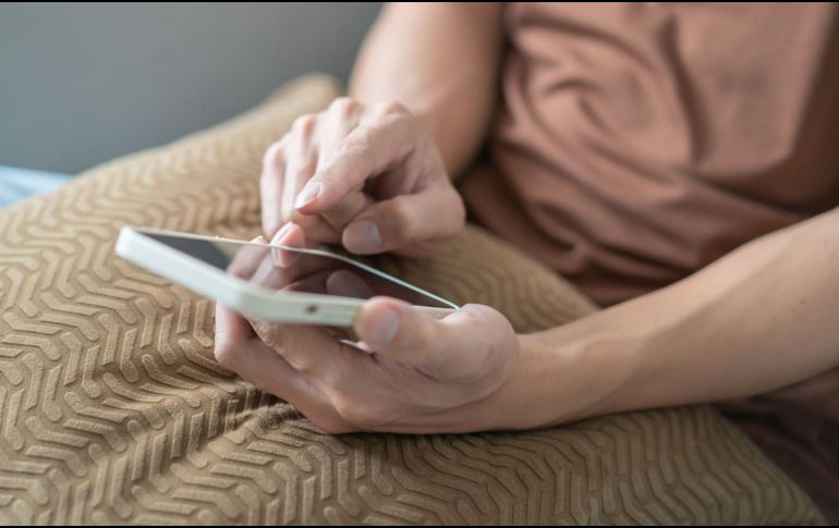 Las personas con líneas móviles deberán completar el registro para evitar la suspensión del servicio. CANVA