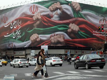 En la misiva, el embajador iraní ante Naciones Unidas, Amir Saeid Iravani, sostuvo que "Estados Unidos y el régimen israelí tienen una responsabilidad legal directa e innegable por la consiguiente pérdida de vidas civiles inocentes, en particular entre los jóvenes". EFE/A. TAHERKENAREH