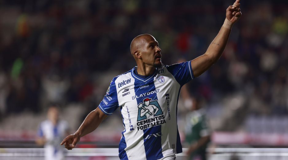 Salomón Rondón se hizo presente en el marcador al anotar el segundo gol de los Tuzos. EFE/D. Martínez