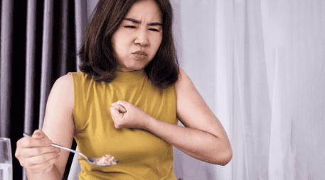 Escuchar al cuerpo, identificar qué alimentos provocan molestias y hacer ajustes personalizados permite mejorar la digestión y favorecer una mejor salud gastrointestinal a largo plazo. CANVA