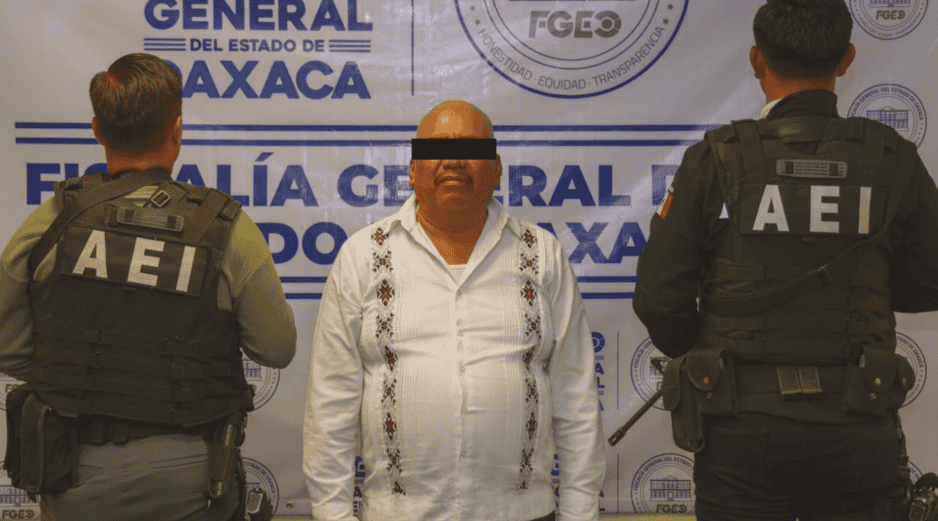 La detención contra el alcalde oaxaqueño se realizó por el delito de homicidio calificado con alevosía y ventaja. ESPECIAL/FGEO
