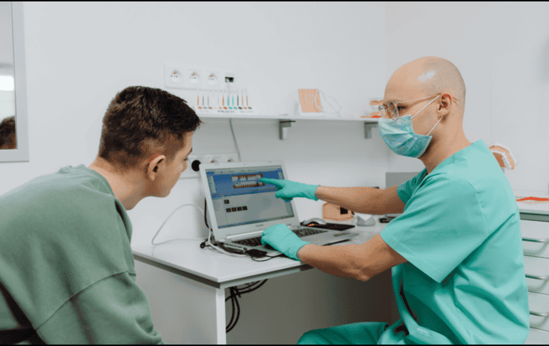 Esto impactará negativamente a las familias que no puedan costear seguros o tratamientos con el aumento de precios en los servicios. CANVA