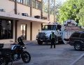 El incidente se registró en oficinas del Edificio Sonora ubicadas en el cruce de las calles Pedro Moreno y Aquiles Serdán, donde se reportaron fallas eléctricas tras el corto circuito ocasionado cuando una sombrilla impactó un transformador. ESPECIAL