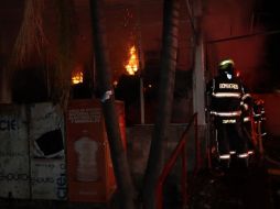No se reportaron personas lesionadas tras el incendio de la tienda. ESPECIAL / FACEBOOK Protección Civil y Bomberos Zapopan