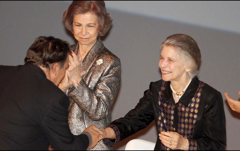 La Casa Real informará de las ceremonias que se organicen para su velatorio en España y el posterior traslado del féretro a Grecia para su entierro en el cementerio de Tatoi. EFE / ARCHIVO