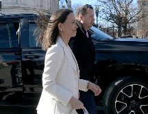 Machado no respondió preguntas de los medios de comunicación que la esperaban a su llegada. EFE/ L. NOLLY