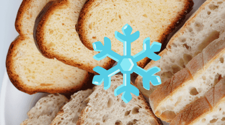 Para obtener todos sus beneficios, se recomienda congelar el pan en rebanadas y en bolsas herméticas o envuelto en papel apto para congelador.  CANVA