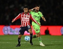 Tras el silbatazo final en la frontera con marcador de 0-1 a favor del Rebaño, Gabriel Milito, estratega de los rojiblancos, no ocultó su satisfacción por el desempeño de su plantel, resaltando la capacidad de adaptación de sus jugadores jóvenes ante un escenario complejo. IMAGO7