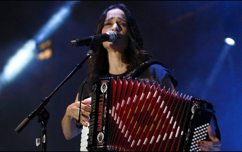 El anuncio del concierto se dio a conocer mientras Venegas comparte información sobre su siguiente producción discográfica, titulada Norteña. NTX / ARCHIVO