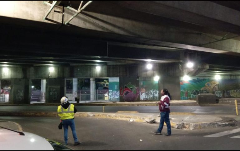 Elementos de Protección Civil inspeccionan puentes vehiculares y otras infraestructuras en la Ciudad de México. X/ClaraBrugadaM