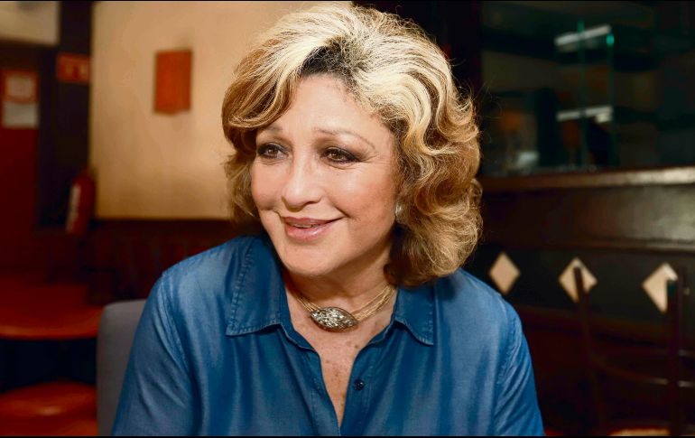 La cantante regresa al escenario en una gira que celebra la cercanía con el público y una historia musical compartida. EL UNIVERSAL