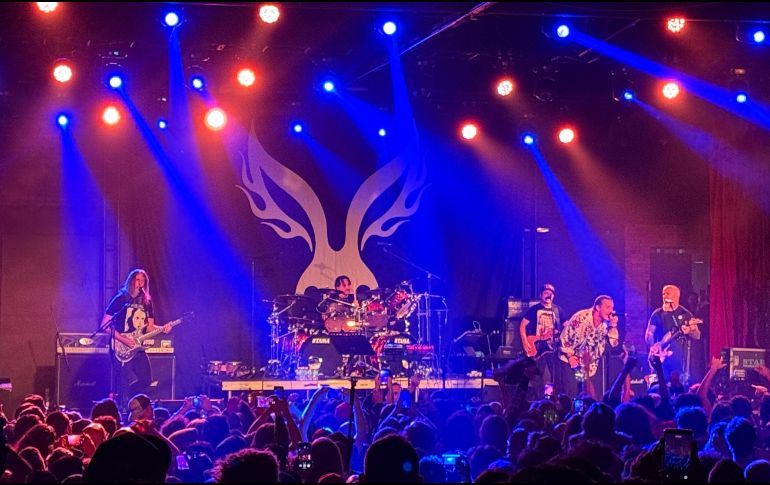 El concierto ofreció momentos memorables que remitieron a distintas fases del proyecto musical. EL INFORMADOR/ H. Navarro