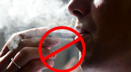 También queda prohíbe la publicidad y propaganda de cigarrillos electrónicos y vapeadores a través de cualquier medio de comunicación, incluidos los impresos, digitales, televisivos, radiales o cualquier otra vía. ESPECIAL / AFP y CANVA