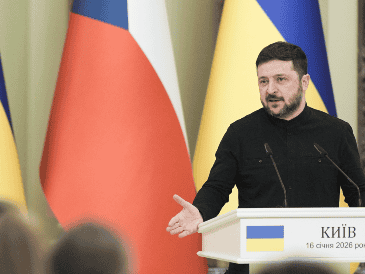 Zelenski anunció, a principios de este mes, que prepara con Estados Unidos y la Unión Europea un plan de paz. EFE/EPA/ S. Dolzhenko