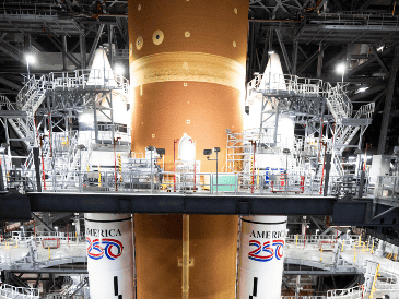 El jefe de exploración de la NASA señaló que la misión podría ofrecer una "oportunidad única" para observar el hemisferio lejano de la Luna. EFE / ARCHIVO