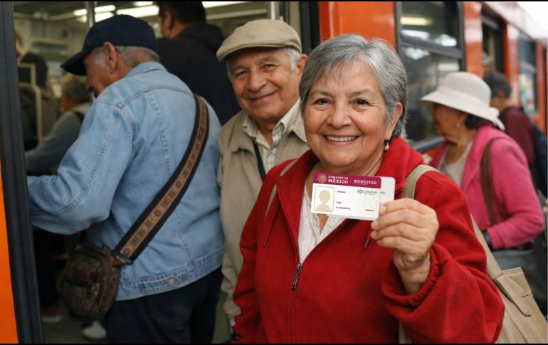 La tarjeta INAPAM permite viajar gratis en determinados sistemas de transporte y acceder a tarifas preferenciales en otros. ESPECIAL