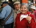 La tarjeta INAPAM permite viajar gratis en determinados sistemas de transporte y acceder a tarifas preferenciales en otros. ESPECIAL