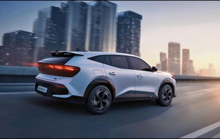 El Filante, SUV híbrido de 4.92 metros, combina diseño coupé, tres motores y un interior digital, con Asia y América como mercados objetivo. ESPECIAL