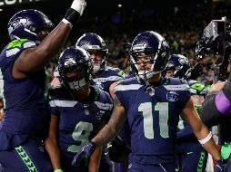 Las intenciones de los Halcones Marinos eran claras: ser agresivos y aprovechar los parches de los visitantes. EFE/ J. G. MABANGLO.