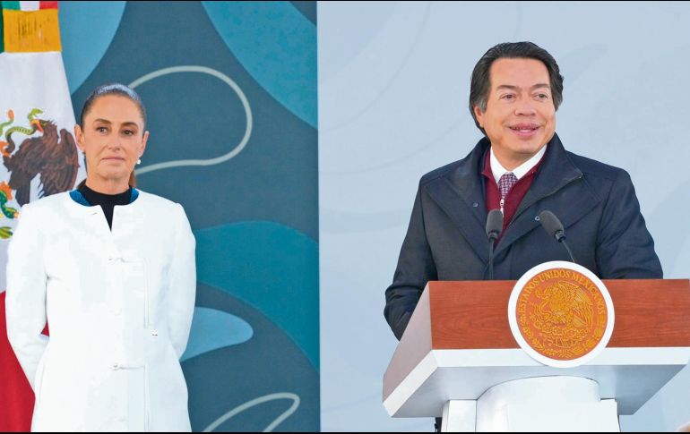 La presidenta Claudia Sheibaum y Mario Delgado, secretario de Educación Pública, durante el anuncio de la Beca Gertrudis Bocanegra. ESPECIAL