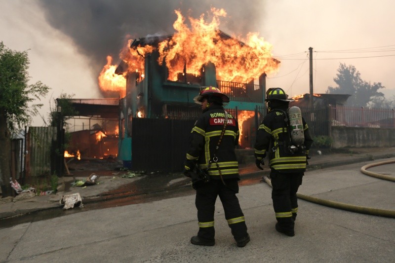 El toque de queda fue una de las principales medidas adoptadas por el gobierno chileno. EFE / P. HIDALGO&nbsp;