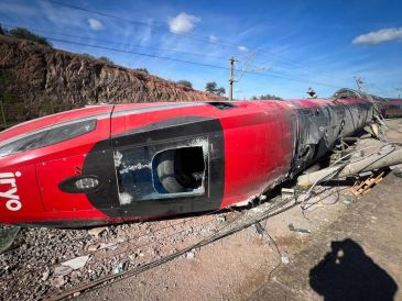 Como consecuencia del accidente ferroviario, al menos 39 personas fallecieron y otras 43 permanecen hospitalizadas, entre ellas cinco menores. EFE