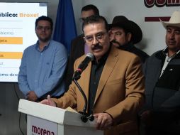 El senador por Jalisco, Carlos Lomelí Bolaños, denunció que el inicio de año ha estado marcado por incrementos al costo del agua, refrendos, licencias, transporte público y fotoinfracciones. CORTESÍA