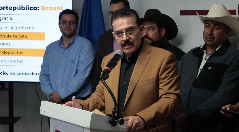 El senador por Jalisco, Carlos Lomelí Bolaños, denunció que el inicio de año ha estado marcado por incrementos al costo del agua, refrendos, licencias, transporte público y fotoinfracciones. CORTESÍA