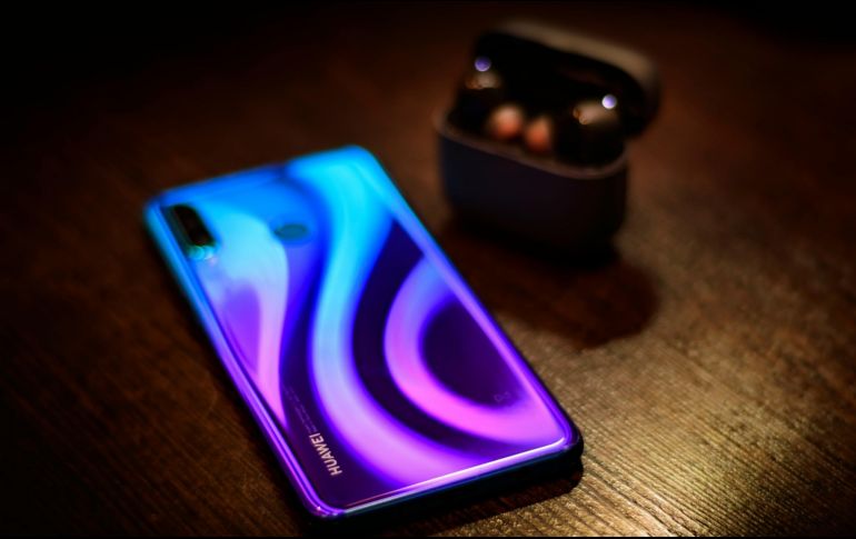 Si tu presupuesto es más ajustado, puedes encontrar versiones con especificaciones equilibradas, aunque recuerda que la cámara suele ser el componente que más encarece el producto. Unsplash