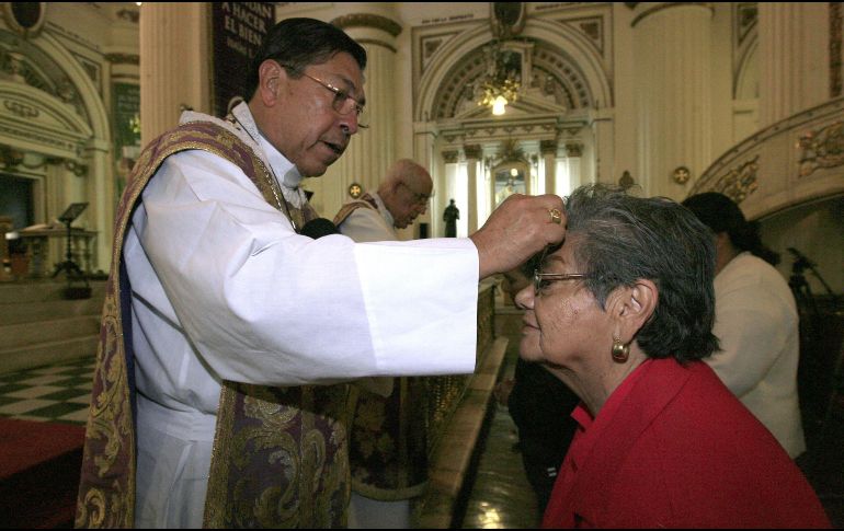 El uso de la ceniza tiene raíces en antiguas tradiciones bíblicas asociadas al arrepentimiento y la penitencia. EL INFORMADOR/ARCHIVO