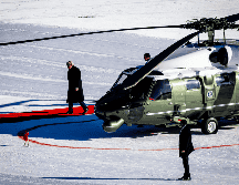 La expectación por escuchar a Trump en Davos es tal que el acceso al auditorio principal está completamente abarrotado. EFE/EPA/MICHAEL BUHOLZER