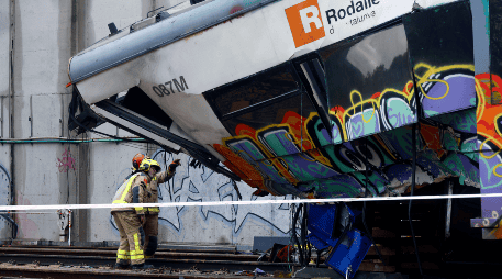 Al menos una persona murió y otras 37 resultaron heridas en el siniestro.  EFE/ Quique Garcia