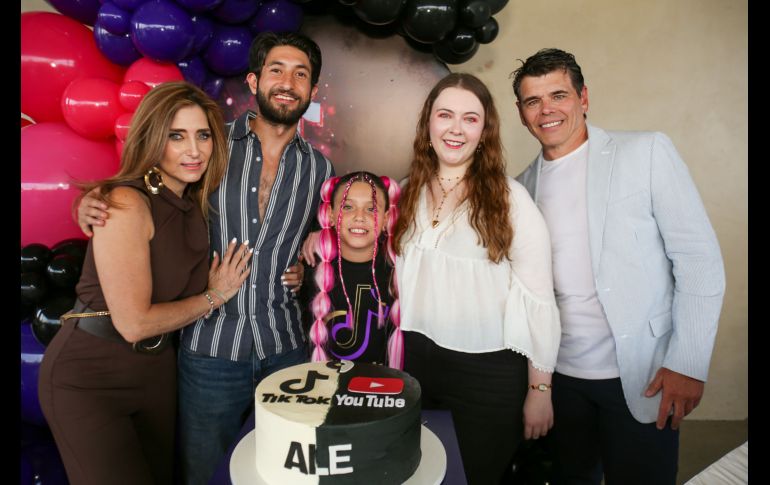 Karla Atristain, Pablo Vergara, Alejandra Orozco Atristain, Mónica y Alejandro Orozco. GENTE BIEN JALISCO / C. Jimeno