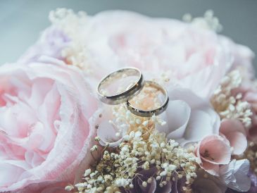 La decisión de una pareja de vivir juntos antes de casarse dependerá de los factores que consideren adecuados. UNSPLASH / B. PÉREZ MOYA