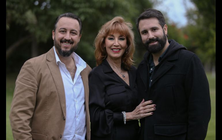 Héctor Díaz, Tessy García y Alejandro Díaz. GENTE BIEN JALISCO / C. Jimeno