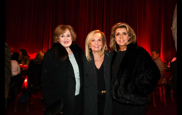 Cristy Ojeda, Reysis Kirschner y Lupita Morquecho. GENTE BIEN JALISCO /  Cumpleaños 54 de Yuri Zatarain