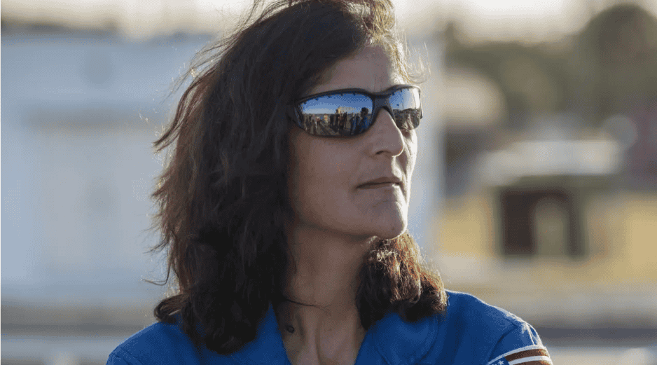 Además de su experiencia en vuelos espaciales Williams desempeñó numerosos cargos a lo largo de su carrera en la agencia espacial. NASA