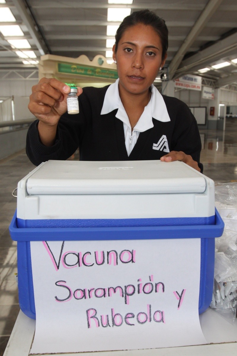 El especialista insiste en la importancia de vacunarse.  EFE / ARCHIVO