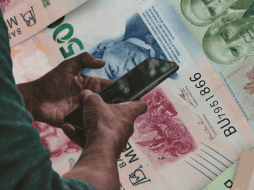 Desde el pasado 1 de octubre de 2025, los usuarios de banca digital están obligados a definir un límite máximo personalizado para sus transferencias electrónicas, como parte de una regulación emitida por la CNBV. Unsplash